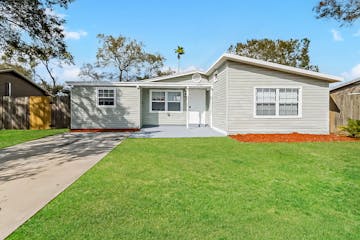 1545 76TH AVE N St Petersburg, FL 33702